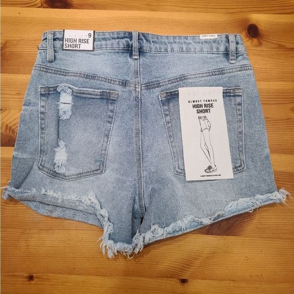 Almost Famous Junior Shorts - Picture 2 of 3